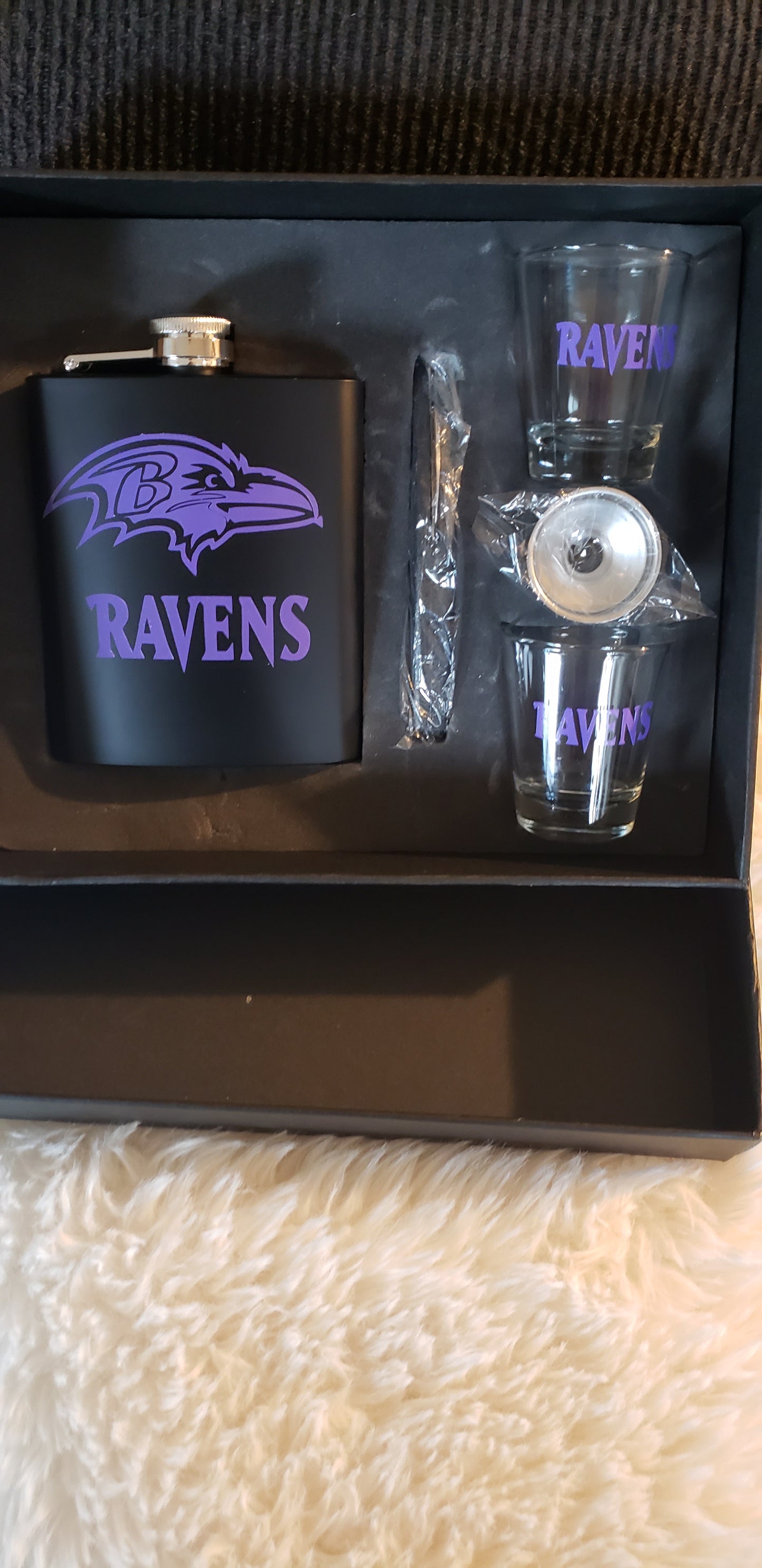 Raven's Flask Gift Set