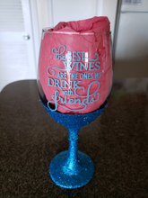 Load image into Gallery viewer, 20 oz. Personalized Glitter Wine Glass &quot;Best Wines are the ones you drink with friends&quot;
